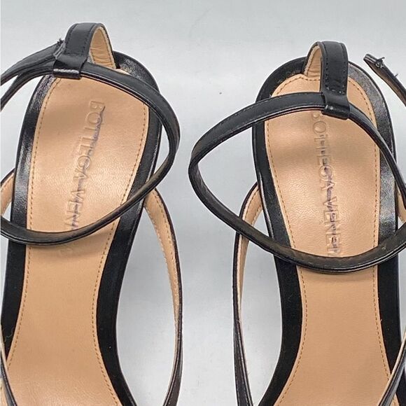 Bottega Veneta Stretch Leather Strappy Thong Sandals size 35.5 - Picture 8 of 13